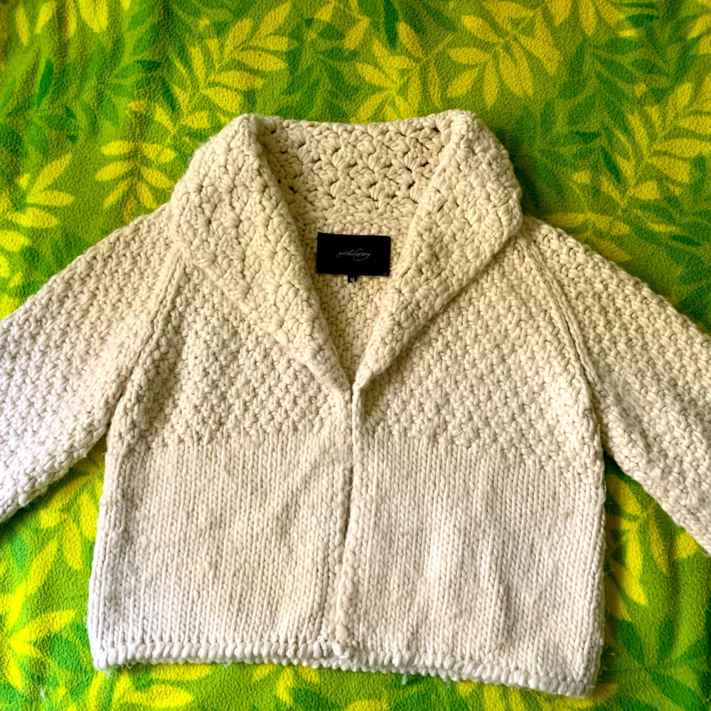 Gorgeous baby alpaca sweater from the famous Fred Segal. Sz M
